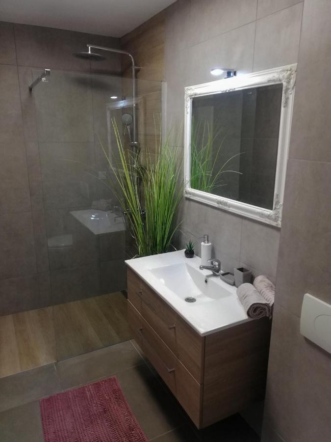 Apartmani Mistral Makarska Esterno foto
