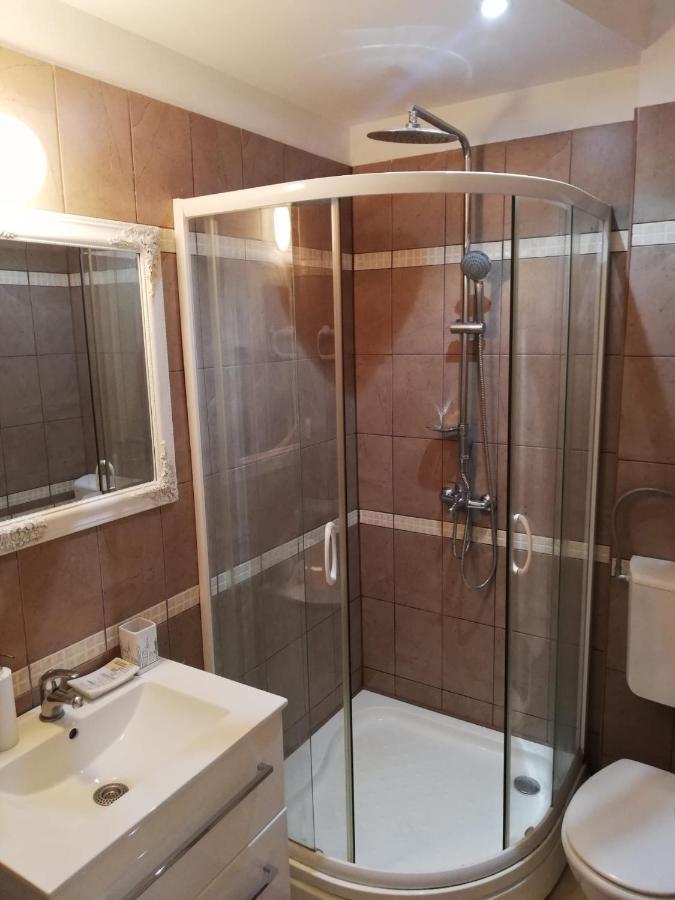 Apartmani Mistral Makarska Esterno foto