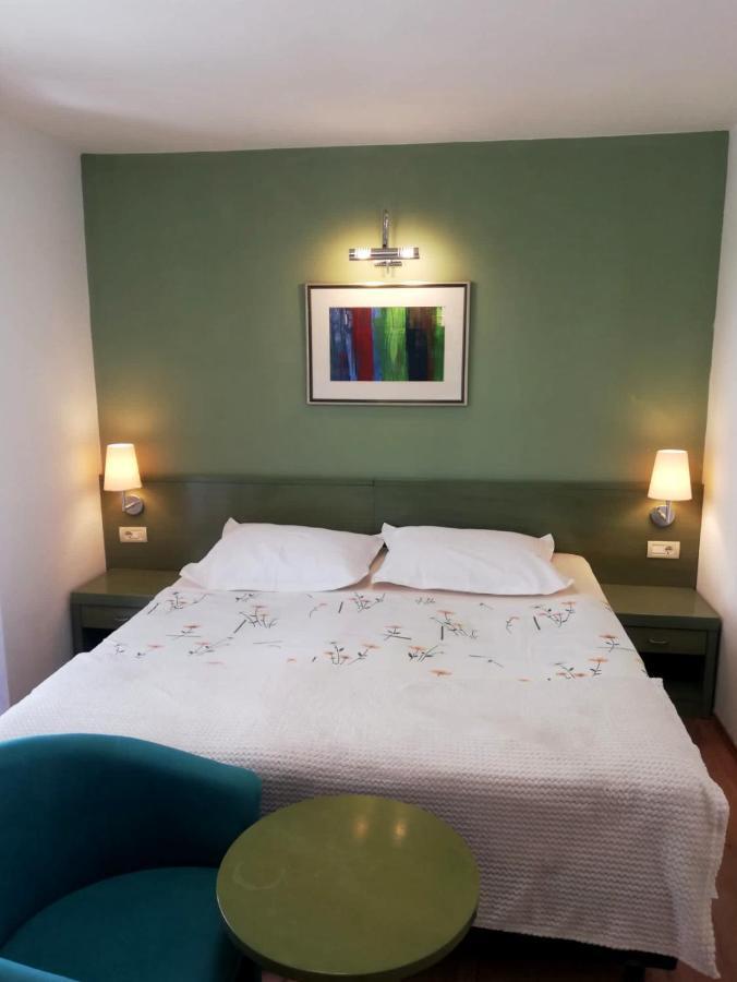 Apartmani Mistral Makarska Esterno foto