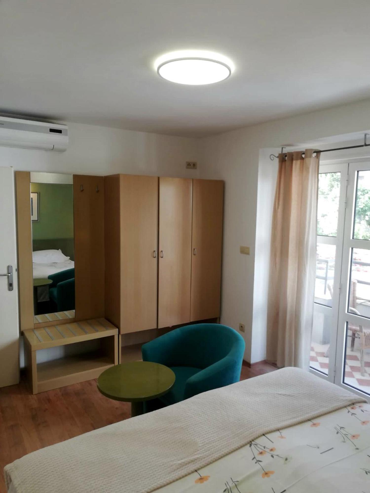 Apartmani Mistral Makarska Camera foto